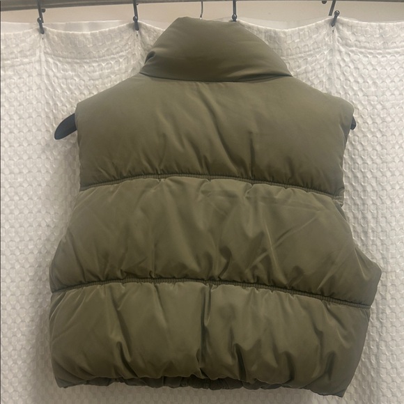 H&M Olive Green Crop Puffer Vest S - Picture 2 of 4